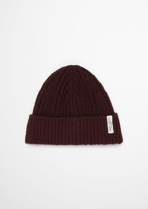 Knitted hat — Black Cherry