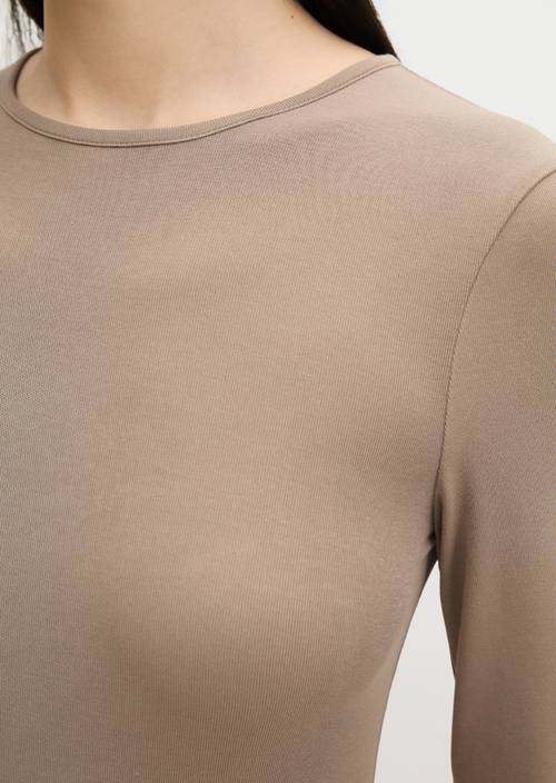 Longsleeve slim Earthy Taupe in Detailansicht