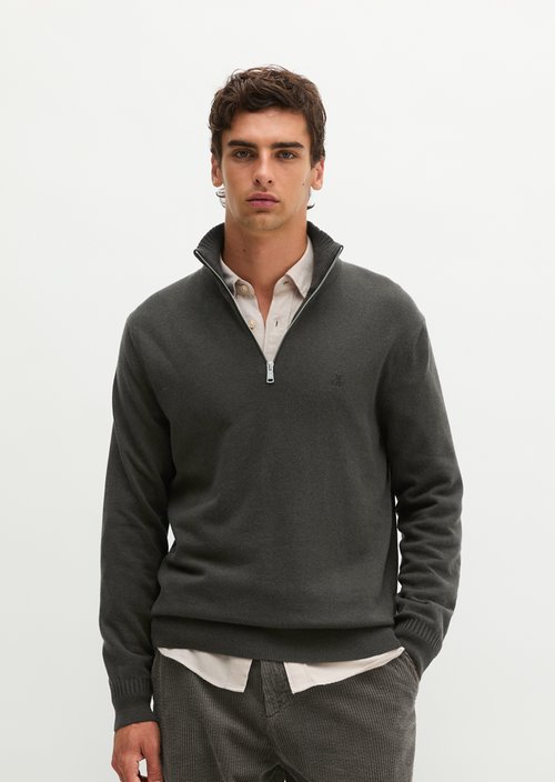 Regular-Fit Knitted Turtleneck — Wooden Earth