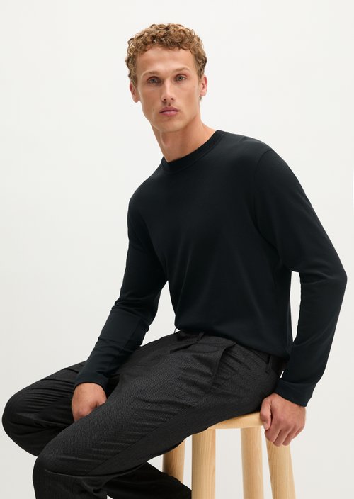 Regular-fit long-sleeve shirt — Black