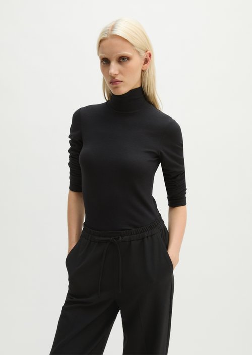 Slim-fit long-sleeve shirt — Black