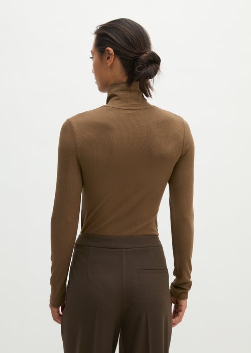 Slim-fit long-sleeve shirt — Dark Walnut