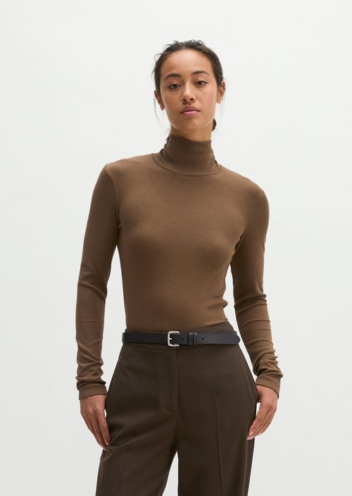 Slim-fit long-sleeve shirt — Dark Walnut