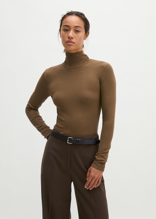 Slim-fit long-sleeve shirt — Dark Walnut