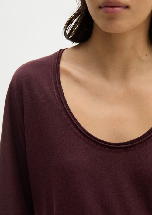 T-shirt regular — Black Cherry