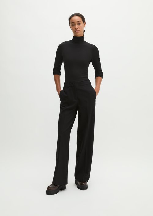 Slim-Fit Long-Sleeve Turtleneck — Black