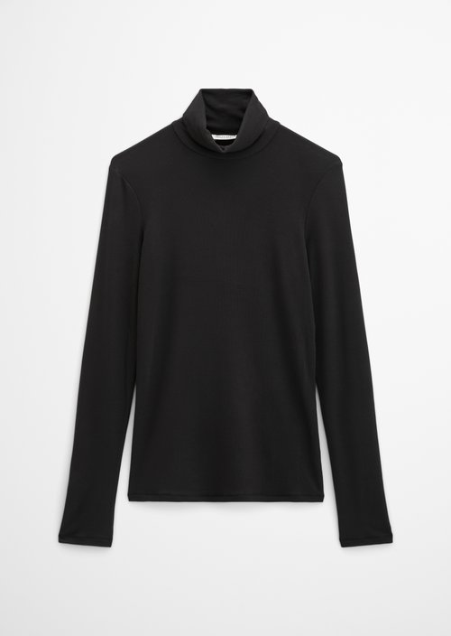 Slim-Fit Long-Sleeve Turtleneck — Black