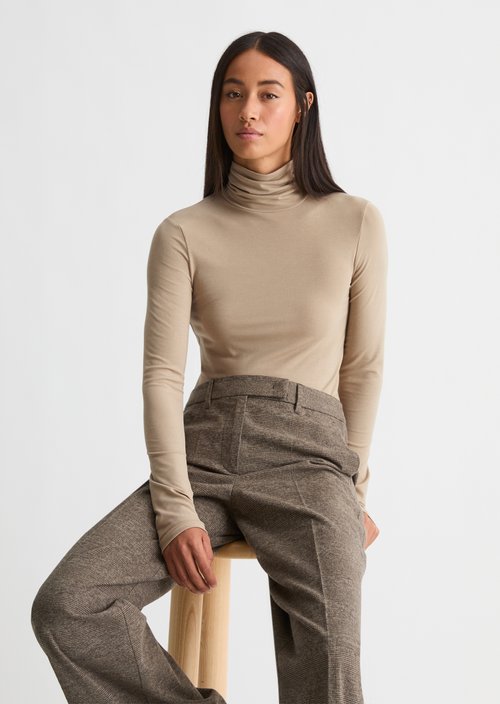 Slim-Fit Long-Sleeve Turtleneck — Earthy Taupe