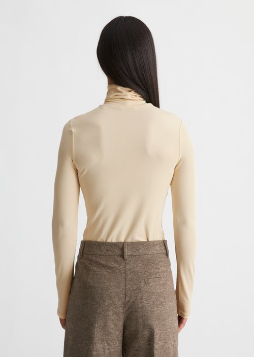 Slim-Fit Long-Sleeve Turtleneck — Smokey Sands