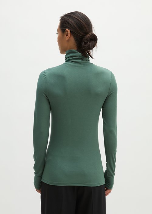 Slim-Fit Long-Sleeve Turtleneck — Quiet Pine