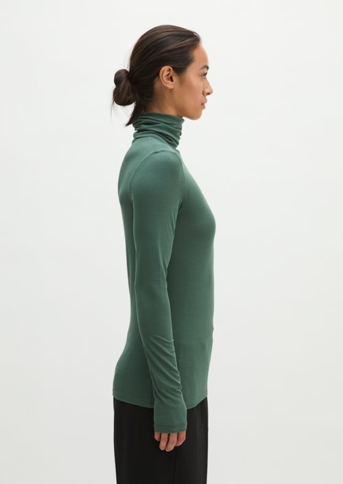 Slim-Fit Long-Sleeve Turtleneck — Quiet Pine