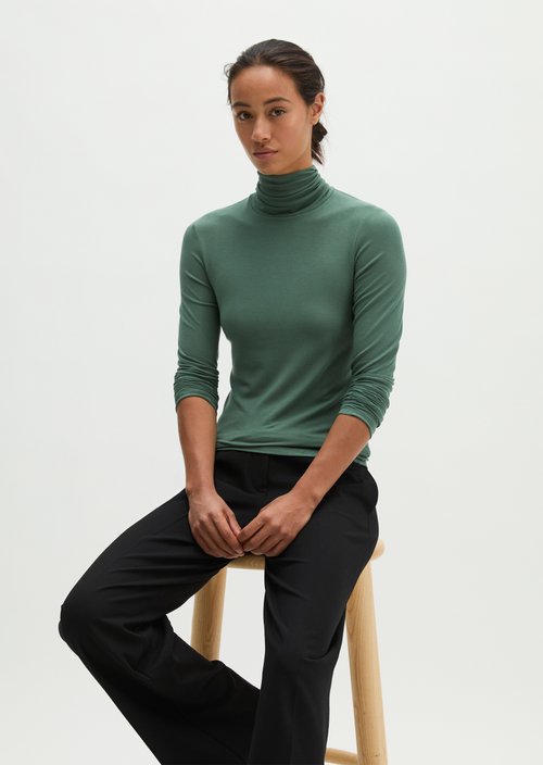 Slim-Fit Long-Sleeve Turtleneck — Quiet Pine