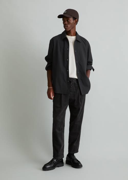Relaxed Overshirt Black in front view
