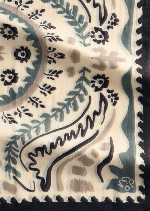 Sjaal met all-over-print Medium Green in detailaanzicht