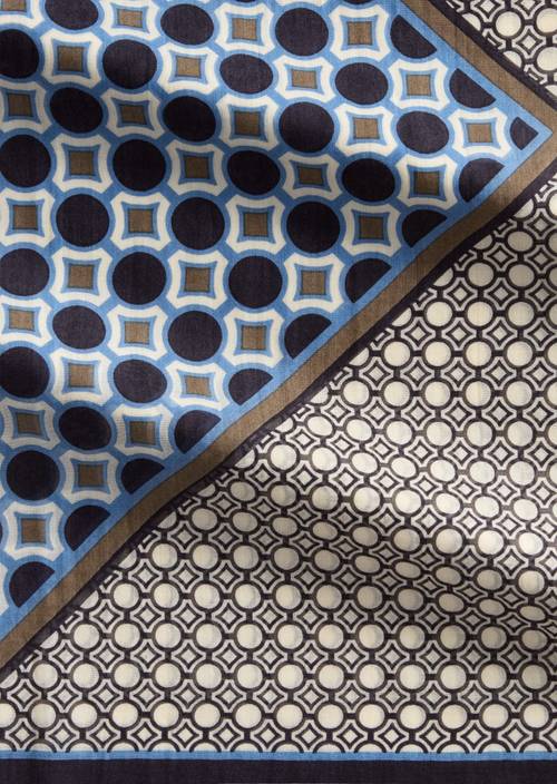 Écharpe à imprimé intégral Medium Blue en vue détaillée