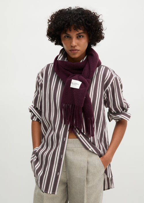 Gewebter Wollschal — Black Cherry