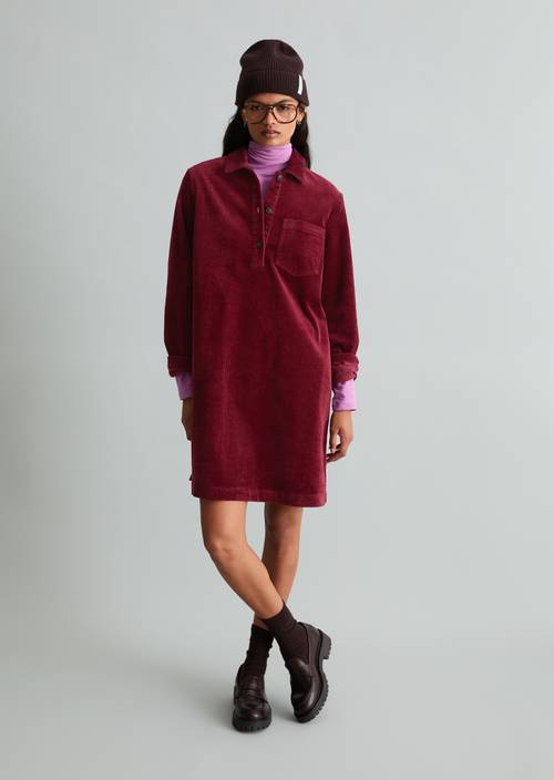 Robe en velours côtelé, coupe trapèze Deep Burgundy en vue de face