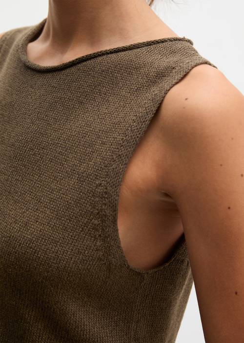 Sleeveless sweater regular Burnt Coffee Melange in detail view