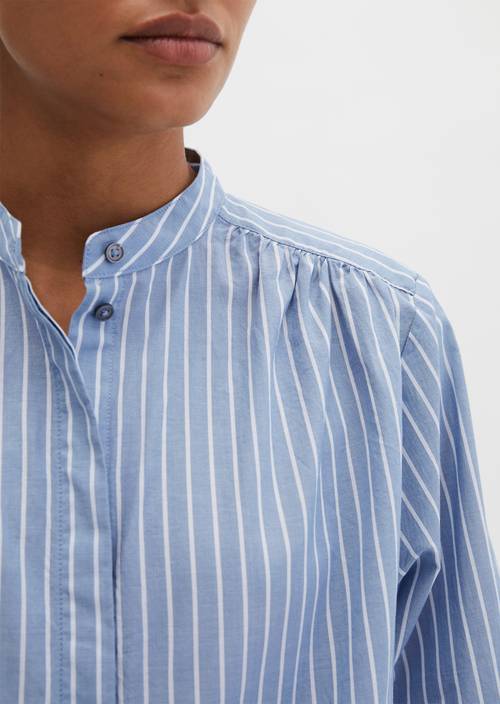 Streifenbluse regular Medium Blue in Detailansicht