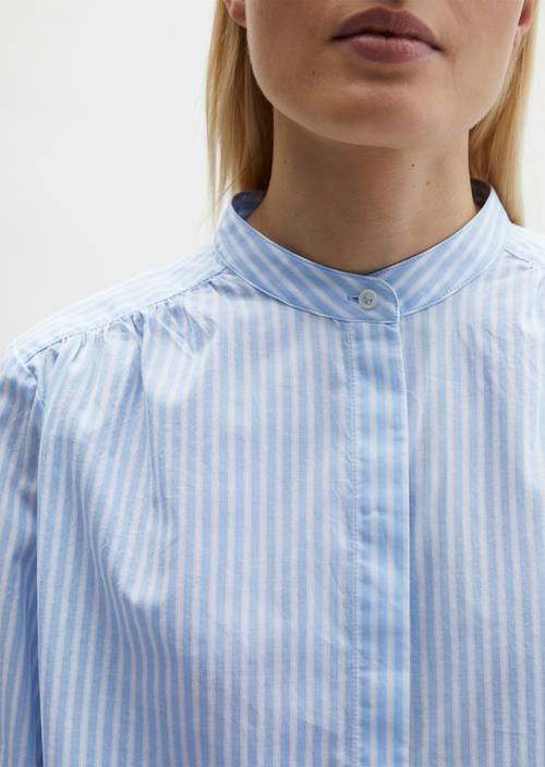 Streifenbluse regular Light Blue in Detailansicht