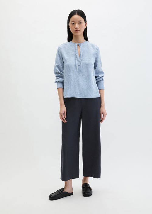 Crinkle striped blouse A-shape — Medium Blue
