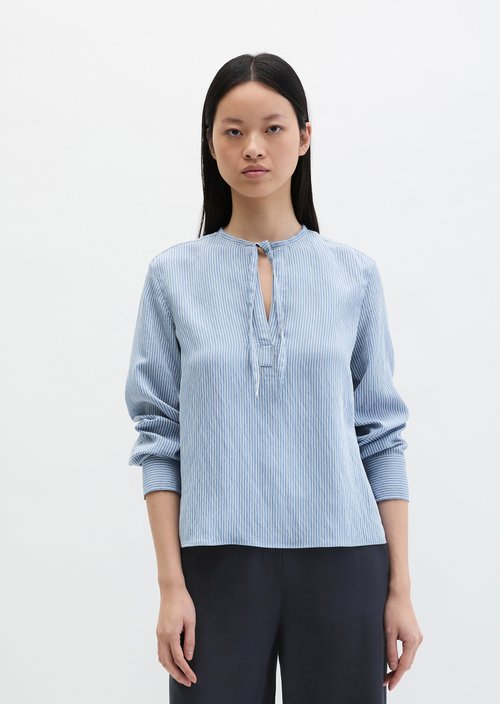 Crinkle striped blouse A-shape — Medium Blue