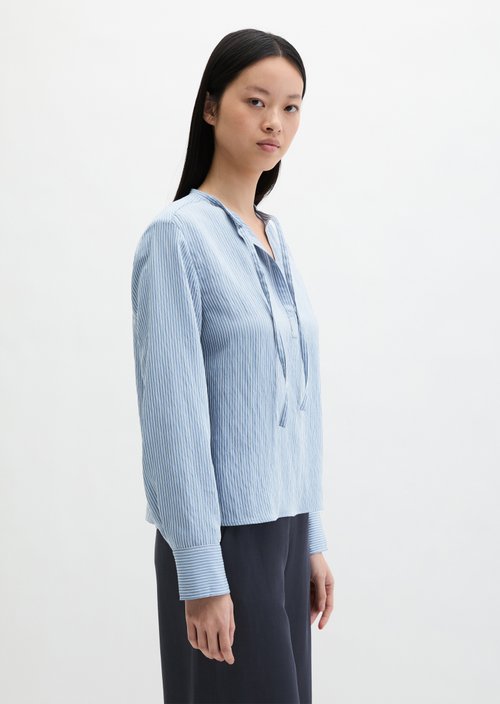 Crinkle striped blouse A-shape — Medium Blue