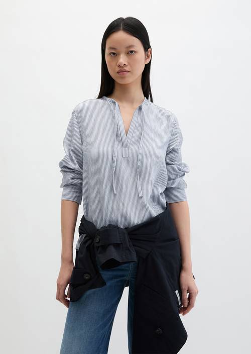 Crinkle-Streifenbluse A-Shape Medium Blue in Frontalansicht