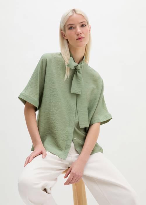 Regular crinkle blouse Fresh Sage in front view
