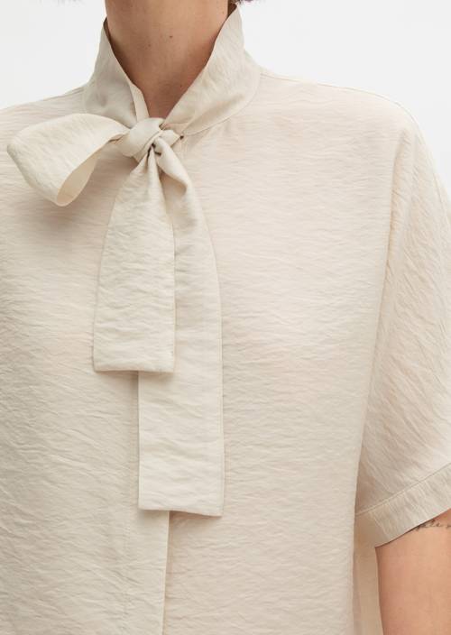 Chemisier à pinces regular Grey Silk en vue détaillée