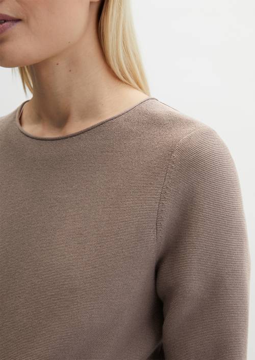 Gebreide trui slim Chalky Brown in detailaanzicht