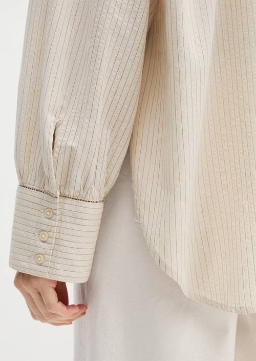 Blusa relajada de rayas Offwhite en vista detallada