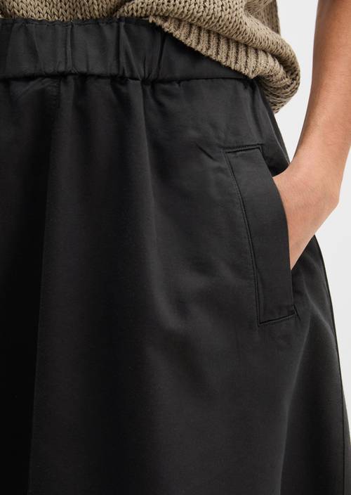 Flared skirt Black in detail view