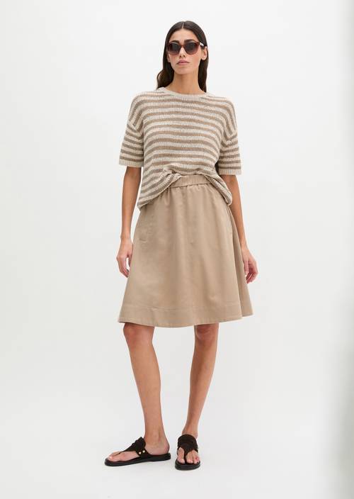 Flared skirt Earthy Taupe in front view