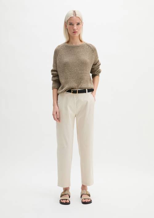 Chino Model Rimka tapered Grey Silk in Frontalansicht