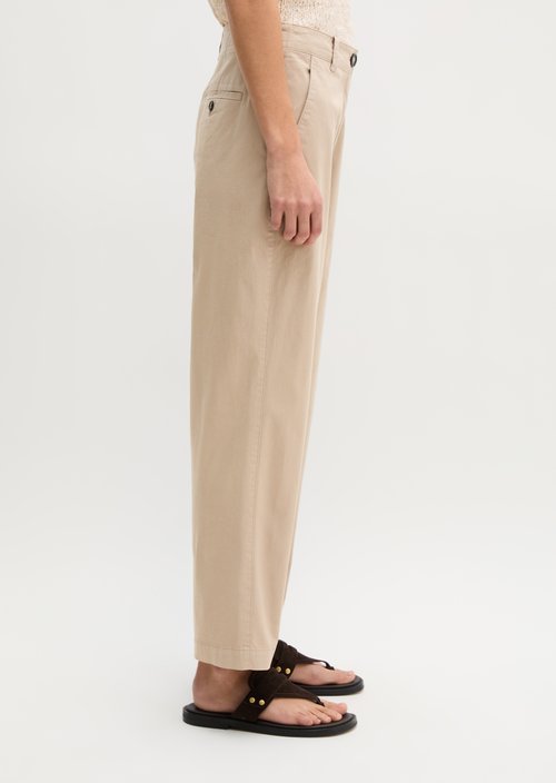 Chino Model Rimka tapered — Earthy Taupe