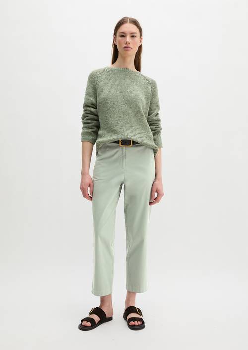 Chino Model Rimka tapered Fresh Sage in Frontalansicht