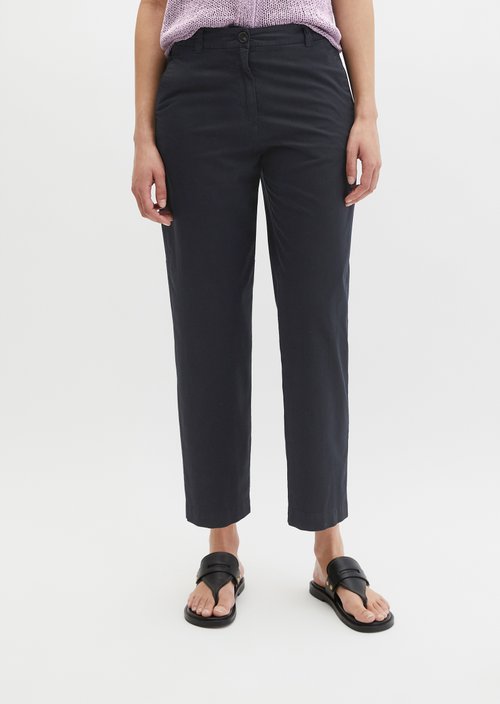Chino Model Rimka tapered — Deep Night Blue