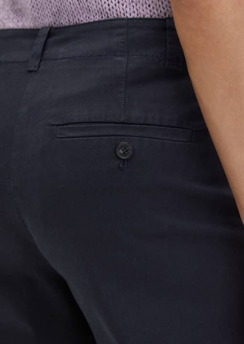 Chino Model Rimka tapered Deep Night Blue in Detailansicht