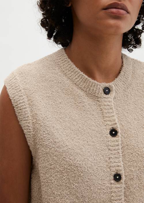 Dzianinowa kamizelka bez rękawów o regularnym kroju Linen Beige w widoku szczegółowym