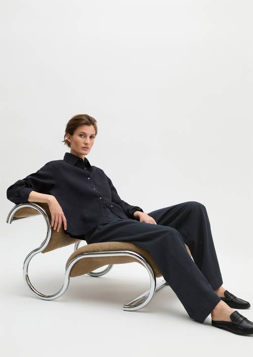 Camicetta di lino regular Deep Night Blue in vista frontale