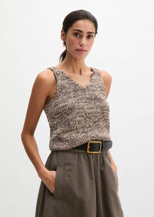 Knitted top slim Medium Brown in front view