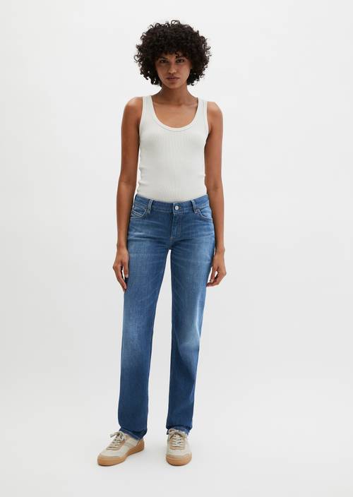 Vaqueros modelo Alby rectos Dark Blue en vista frontal