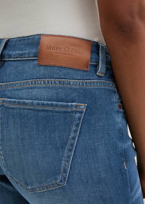 Vaqueros modelo Alby rectos Dark Blue en vista detallada