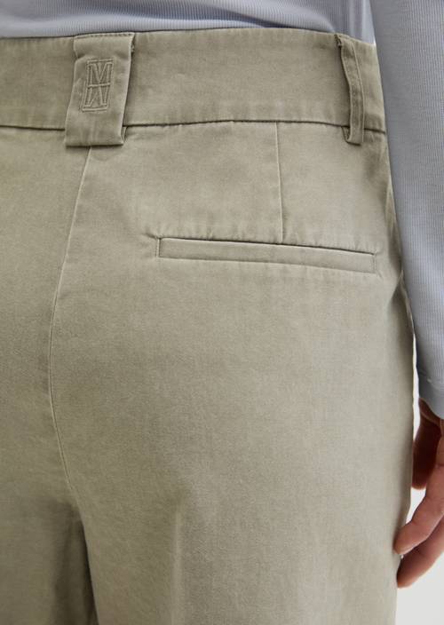 Hose Model Mea straight Saddle Gray in Detailansicht