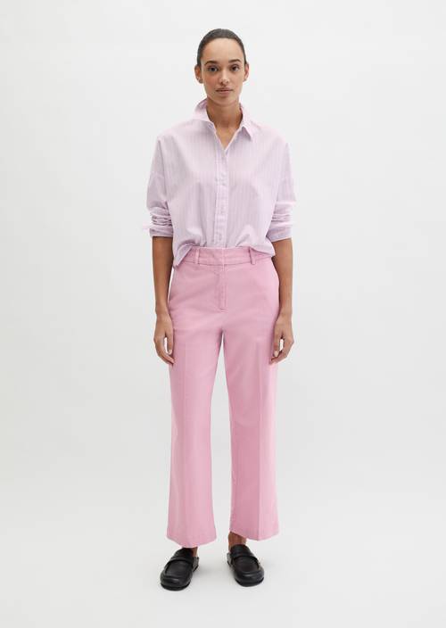 Hose Model Mea straight Medium Pink in Frontalansicht