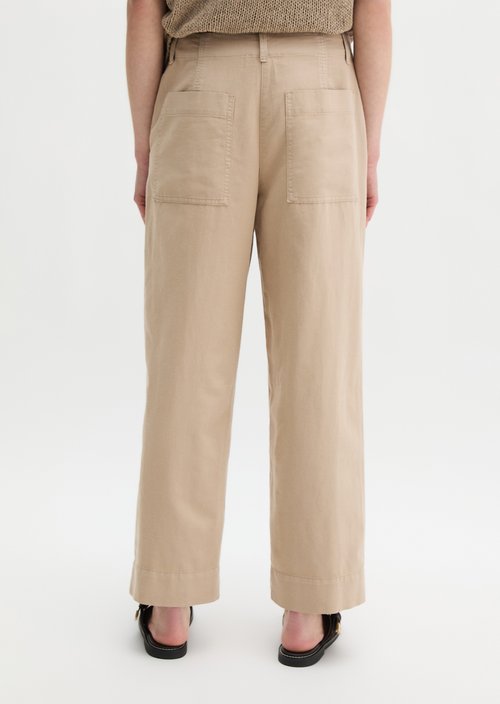 Chino model Lande wide — Earthy Taupe (alternate view)