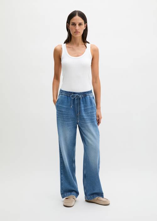 Joggpants straight cropped Medium Blue in Frontalansicht