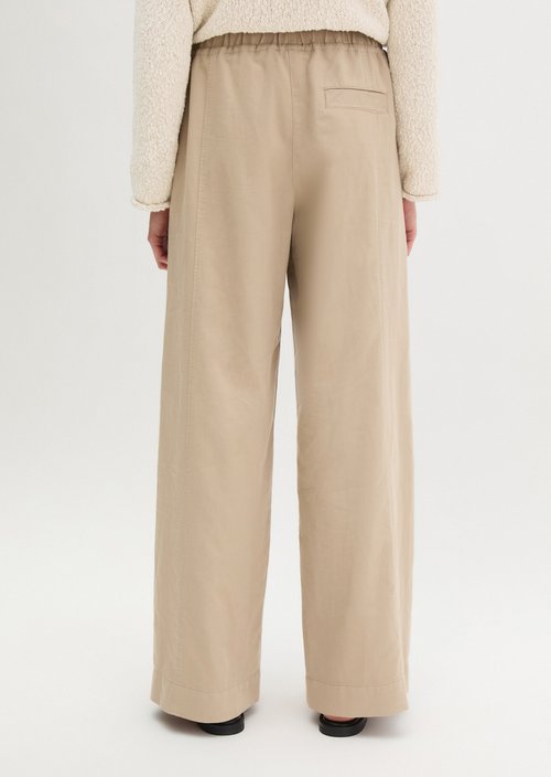 Weite Hose — Earthy Taupe