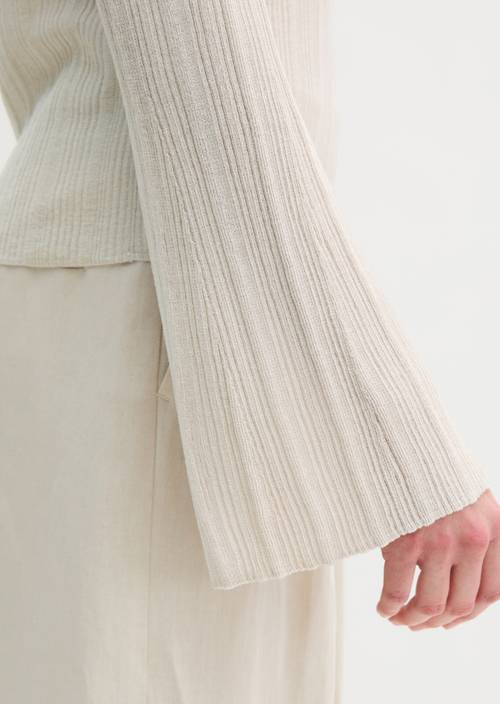 Fijn gebreide trui slim Grey Silk in detailaanzicht